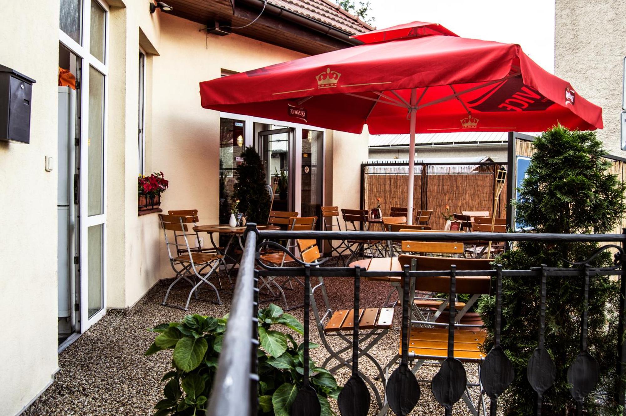 Restaurace A Penzion Garnet Olomouc Luaran gambar