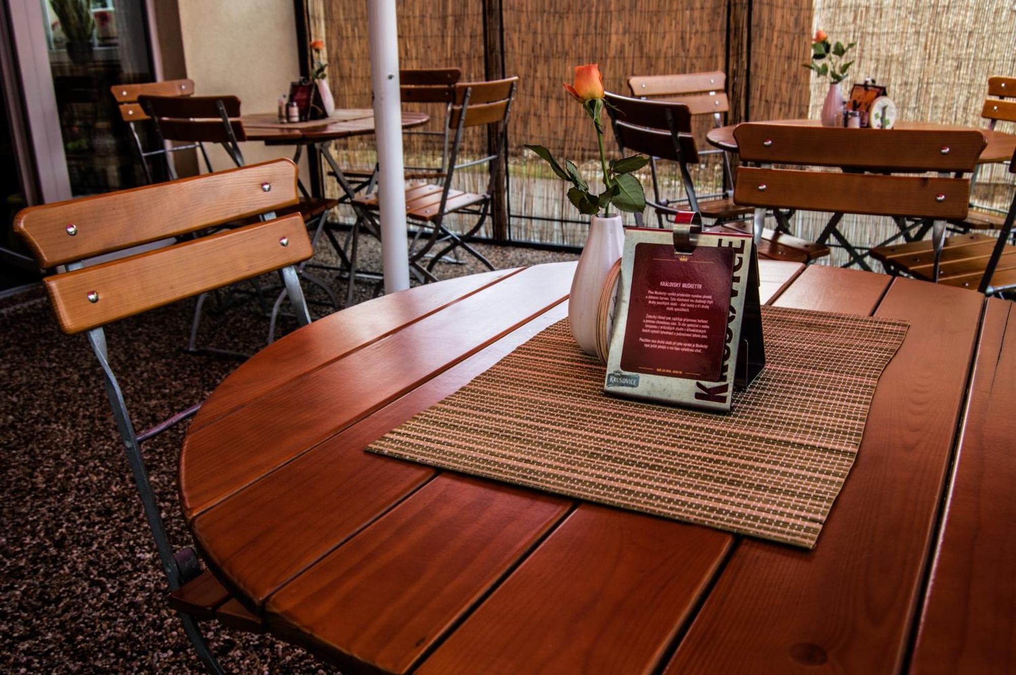 Restaurace A Penzion Garnet Olomouc Luaran gambar